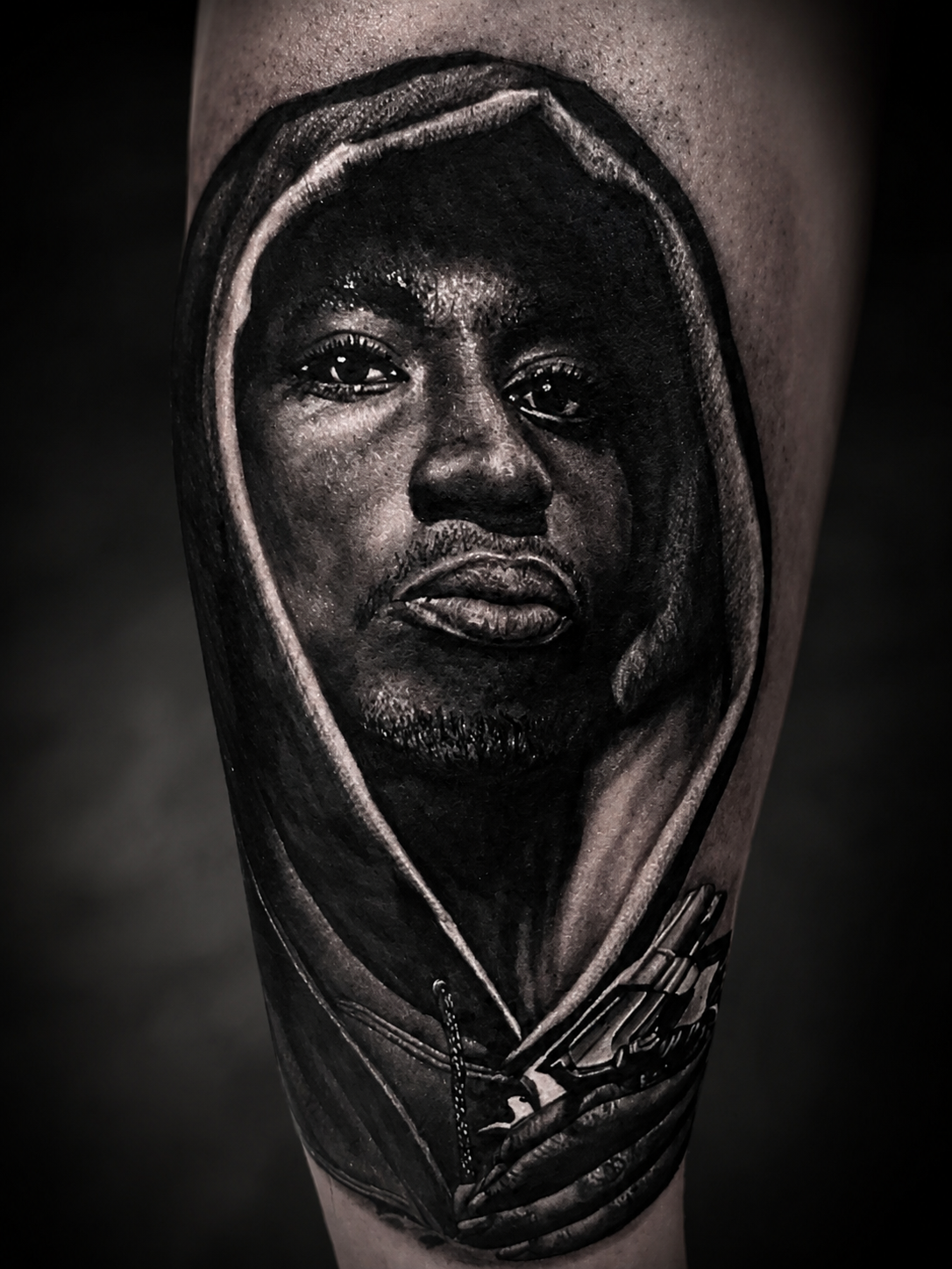 Tatuaje realismo sombras Fred Zapata